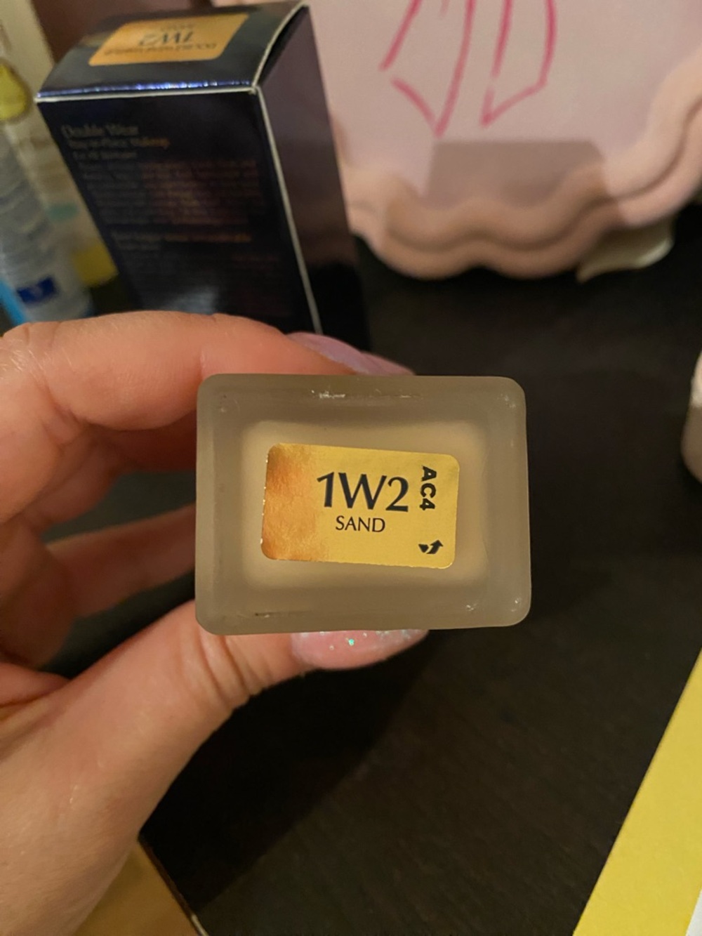 Estee Lauder Double Wear Stay-in-Place Foundation - 1W2 Sand - Picture 4 of 5